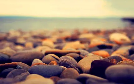 دانلود تصویر خارق‌العاده از سنگ های زیبا در ساحل 