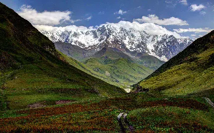 دانلود عکس چشم انداز طبیعی کوه های مرتفع برفی 