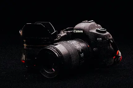 طرح زمینه دوربین کانن Canon Eos5D از معروف ترین دوربین های DSLR دارای سنسور فول فریم