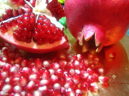 تصاویر تماشایی و جذاب دانه های یاقوتی قرمز میوه انار