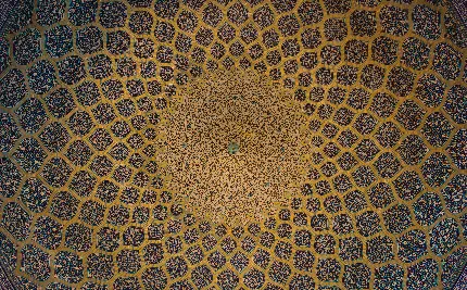 تصویر استوک معماری اسلامی استفاده شده در این سقف زیبا