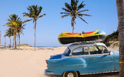 عکس از تعطیلات تابستانی و ماشین آبی قدیمی با کیفیت عالی
