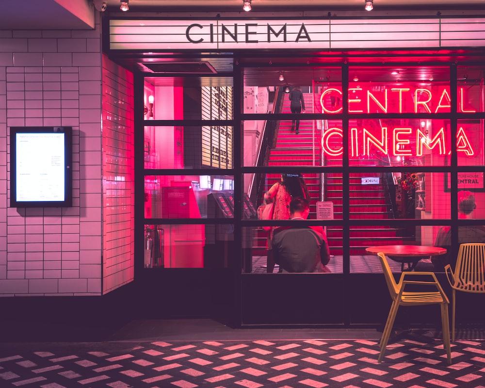 استوک سینمای مرکزی برای عکس زمینه لپ تاپ و کامپیوتر 