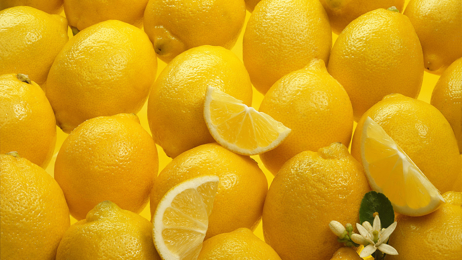 تصویر لیمو های تازه و سرشار از ویتامین در کیفیت HD برای چاپ پوستر 