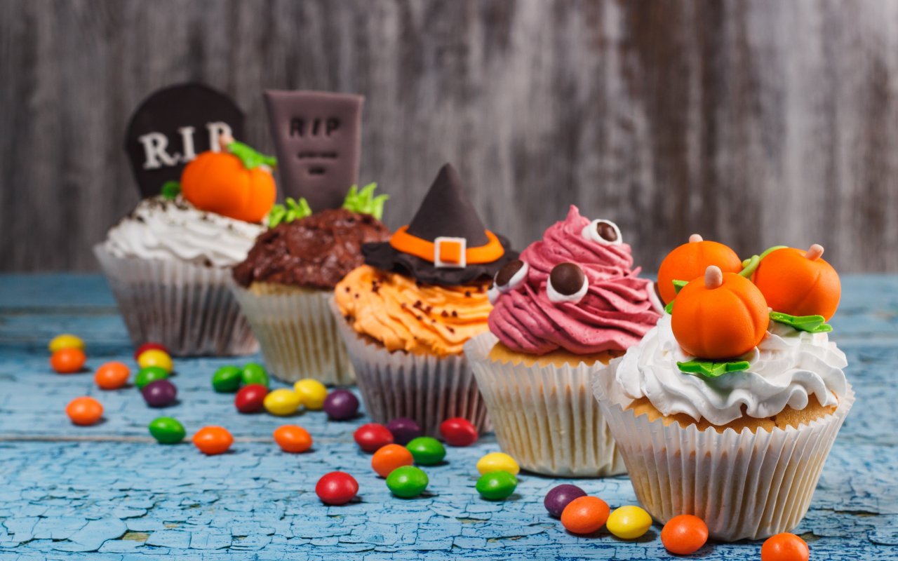عکس کاپ کیک های خوشمزه برای دسر جشن هالووین Halloween