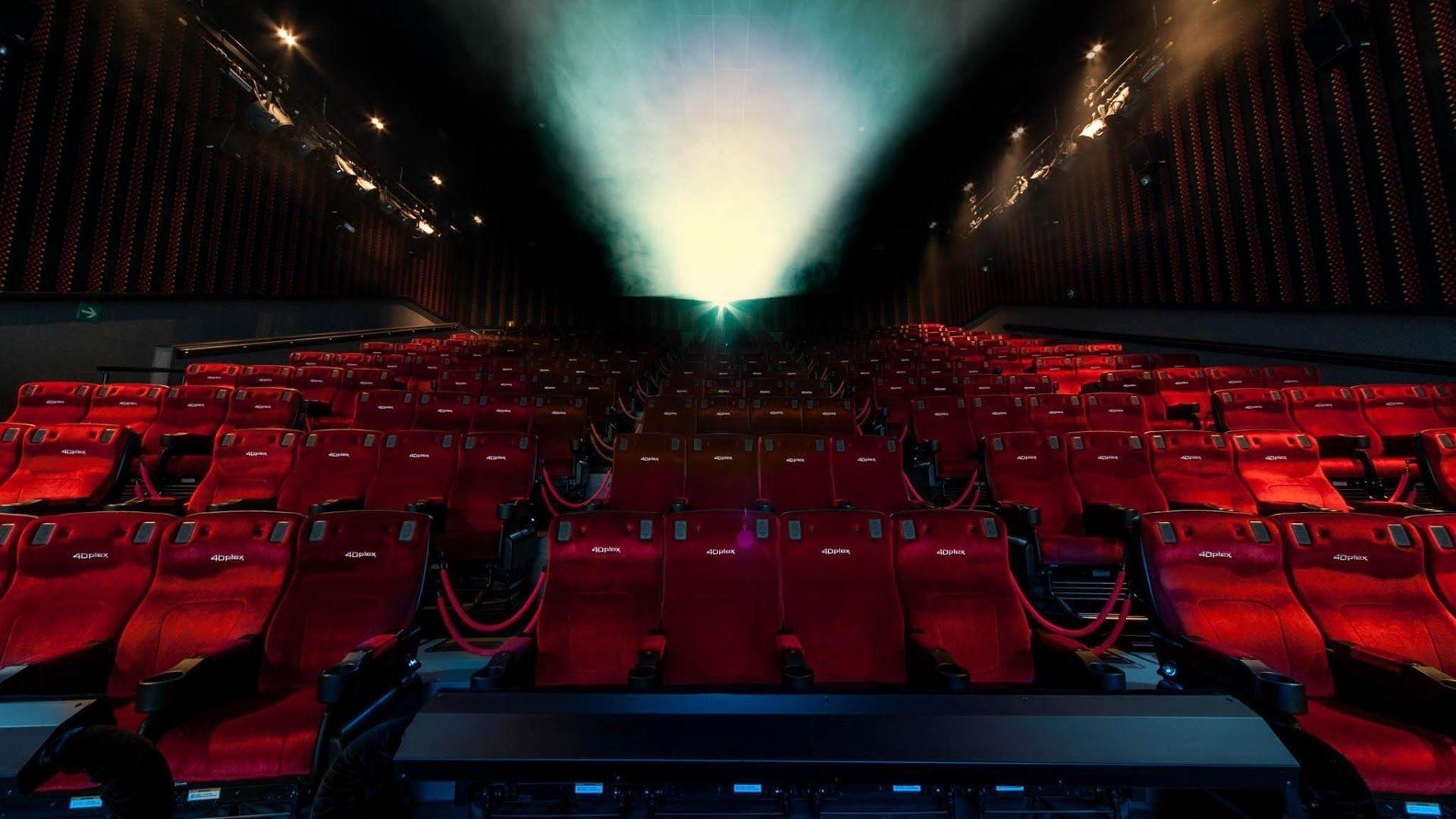 عکس گرفته شده از نمای صندلی های سالن تئاتر مدرن 