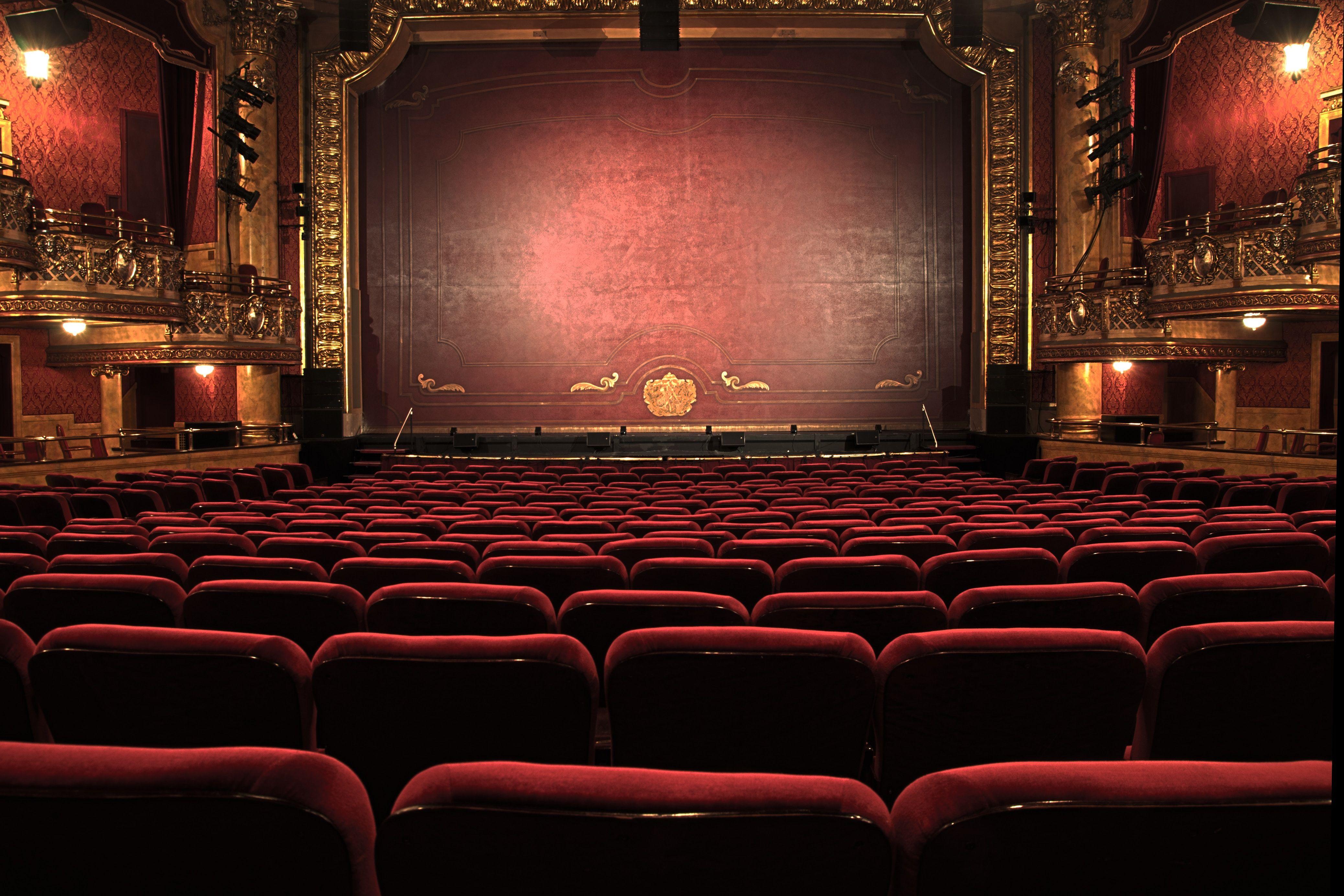 عکس زیبا از سالن تئاتر برای اجرای نمایش های تئاتری