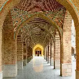 چاپ قاب موبایل و گوشی عکس با کیفیت معماری اسلامی در این بنای خاص و بزرگ
