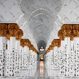 چاپ قاب موبایل و گوشی تصویر زمینه از معماری اسلامی ساخته شده به صورت حرفه ای و با ستون های مقاوم سفید