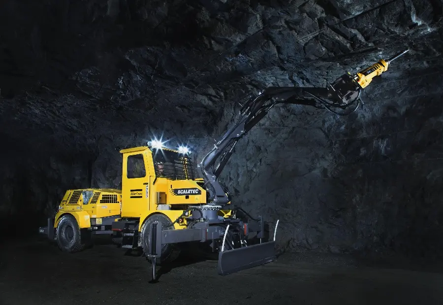 تونل زیرزمینی مهندسی شده در اعماق زمین برای استخراج مواد معدنی