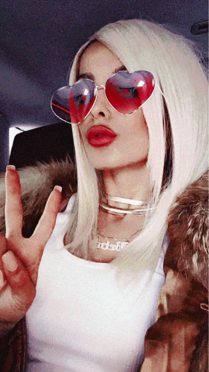 عکس پروفایل بی‌ بی رکسا Bebe Rexha مخصوص استوری و پست اینستاگرام فن پیج ها 