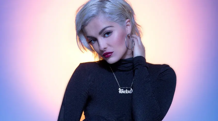 عکس عجیب و پرحاشیه خواننده معروف آمریکایی بی‌ بی رکسا Bebe Rexha 