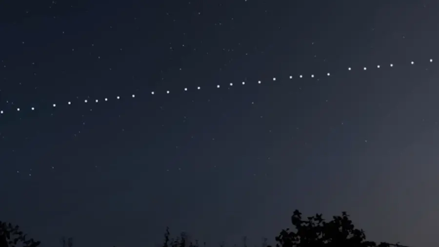 تصویر پس زمینه استارلینک Starlink با امکان قانونی شدن در ایران