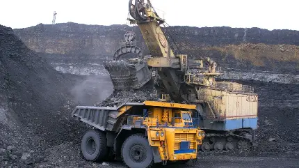 پس زمینه ماشین آلات شغل مهندسی معدن در حال خاک برداری