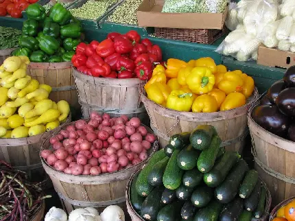 عکس بازار کشاورزی میوه و سبزیجات تازه و خوشمزه 