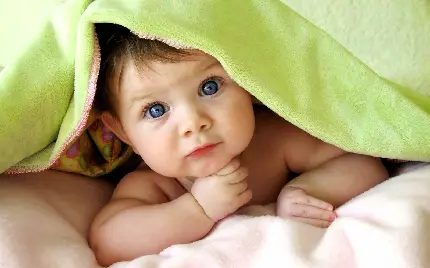 پربازدیدترین عکس زمینه پسربچه مسلمان با چشمان آبی خوشگل