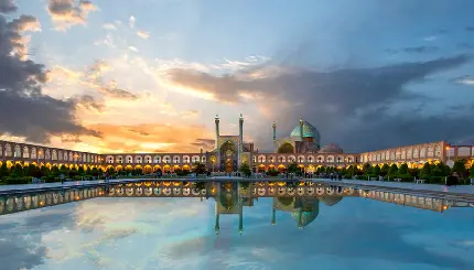 تصویر خوش کیفیت 1403 از میدان نقش جهان اصفهان واقع در ایران