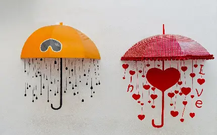 عکس دیزاین جالب دیوار خانه با چتر های قرمز و نارنجی