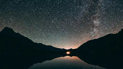 عکس آسمان شب با ماه و ستاره