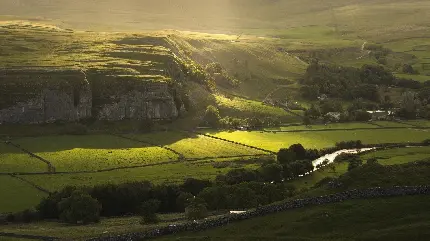 دانلود عکس والپیپر زیبا و جذاب منظره ساکت و آرام اما دلهره آور 