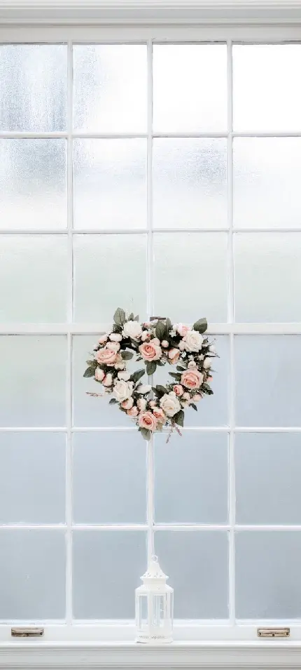 عکس شیک و مدرن گل های صورتی و سفید پشت پنجره مخصوص پس زمینه گوشی گلکسی A05 سامسونگ
