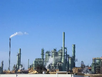 عکس استوک پالایشگاه نفت با امکانات و تجهیزات کامل