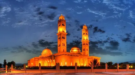 معماری اسلامی ساختمان مسجد رویایی و آرامش دهنده در شب 