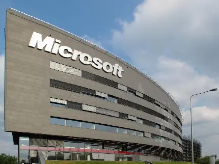 عکس ساختمان اداری بزرگترین شرکت نرم‌افزاری دنیا به نام کمپانی مایکروسافت بیل گیتس 