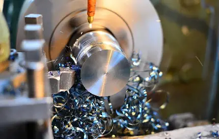 عکس از دستگاه تراشکاری مورد استفاده در علم مواد و استخراج فلزات متالورژی