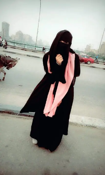 دانلود رایگان تصویر پروفایل دختر با نقاب و لباس مشکی 