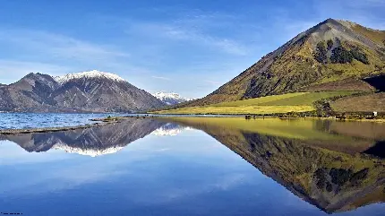 بهترین عکس طبیعت دریاچه پر آب میان کوهستان از نظر عموم مردم 
