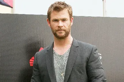 بک گراند کریس همسورث Chris Hemsworth بازیگر معروف هالیوود 