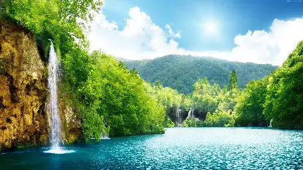 دانلود عکس طبیعت فوق العاده زیبا و چشمگیر دریاچه پر آب و آبشار شفاف کوهستانی 