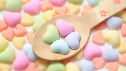 عکس آبنبات های قلبی کیوت با رنگ های ملایم و خاص