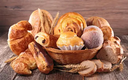 دانلود تصویر معروف ترین نان های دنیا داخل سبد حصیری