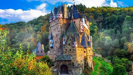 پس زمینه از تصویر قلعه ای جالب در آلمان 1403