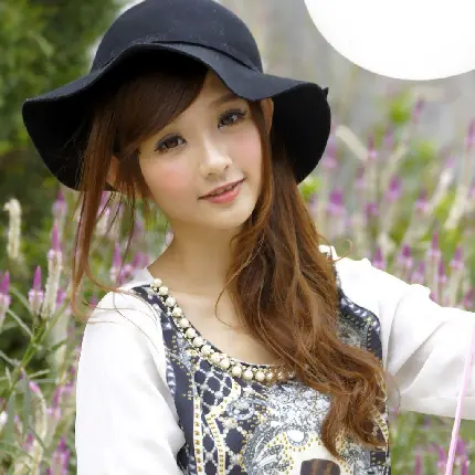 عکس پروفایل دختر ژاپنی با لبخند خوشگلش مخصوص اینستاگرام