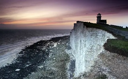 زیباترین عکس از فانوس دریایی با منظره رویایی و پر از آرامش