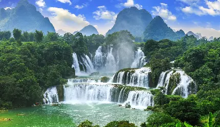 والپیپر بسیار زیبا از آبشار بان گیوک در ویتنام 