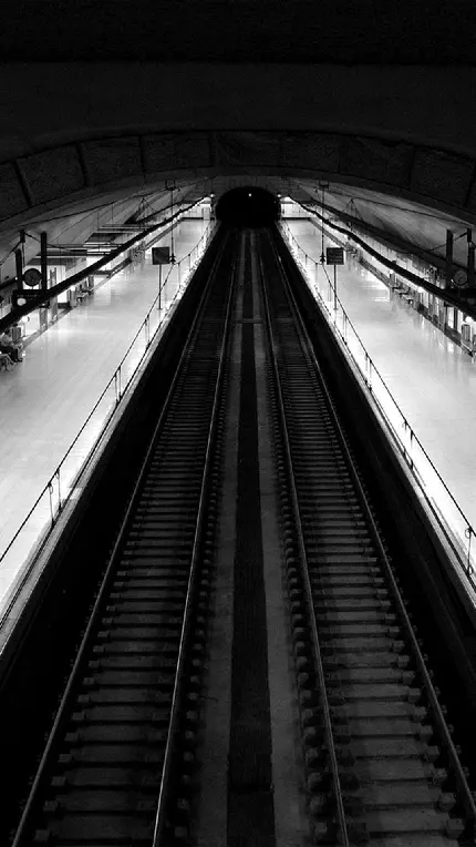 دانلود رایگان عکس ریل مترو با معماری ساده و کیفیت خوب