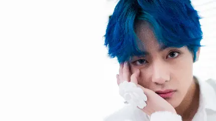 تصویر زیبای تهیونگ با موهای آبی بی تی اس BTS برای دسکتاپ