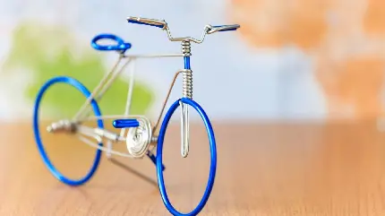 چاپ پوستر پس‌‌ زمینه جدید و باکلاس و لاکچری از دوچرخه فلزی و مینیاتوری بامزه