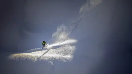 عکس دیدنی از اسکی روی برف مناسب زمینه دسکتاپ کامپیوتر 