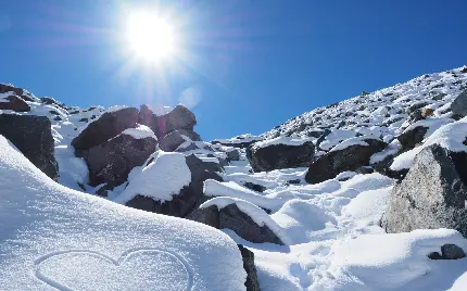 والپیپر خیلی خوشگل جدید از تاfش خورشید روی برف های سفید