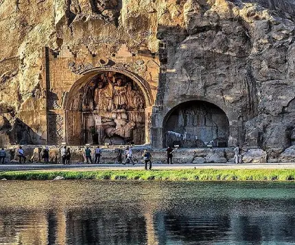 عکس از طاق بستان یک مکان تاریخی و بسیار معروف در کرمانشاه