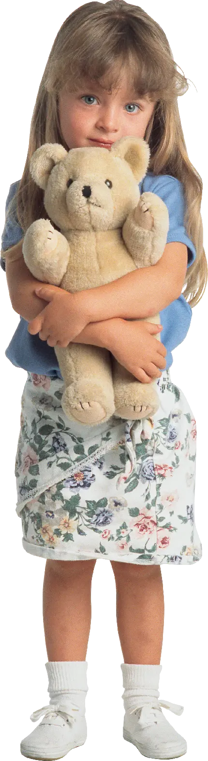 عکس خرس عروسکی بغل دختر بچه زیبا و مو طلایی در فرمت png
