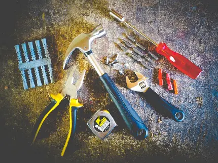 دانلود تصویر ابزار های دستی ضروری در اکثر حرفه ها