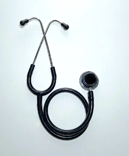 تصویر گوشی پزشکی مشکی واقعی برای پست و استوری اینستاگرام