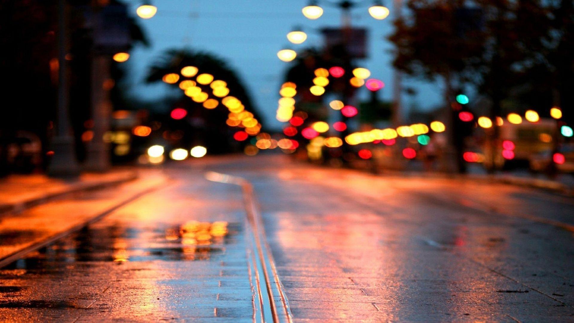 زمینه چشم نواز عکاسی باحال خیابان خیس باران زده