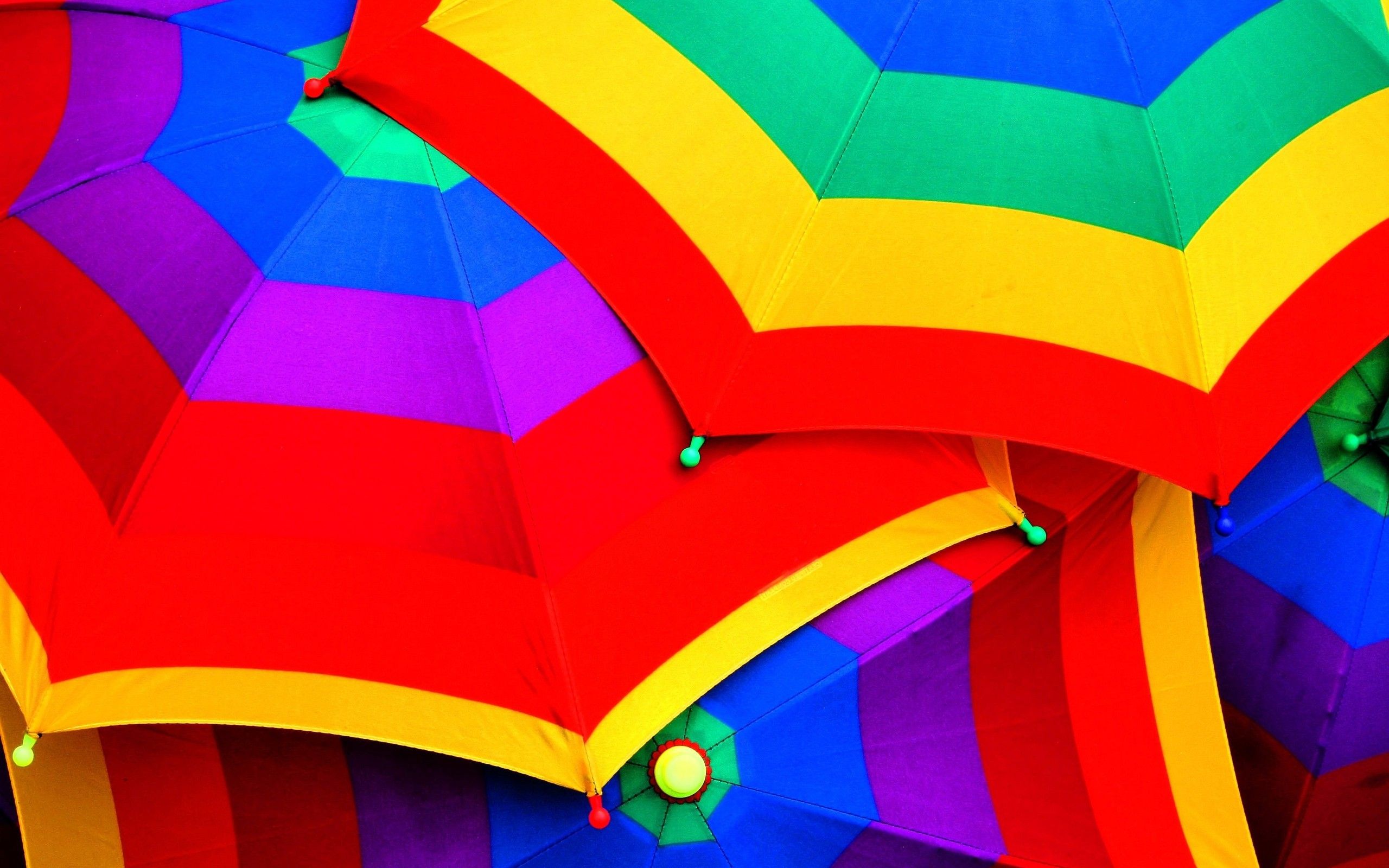 عکس چتر های رنگارنگ واقعی باز شده با کیفیت خوب